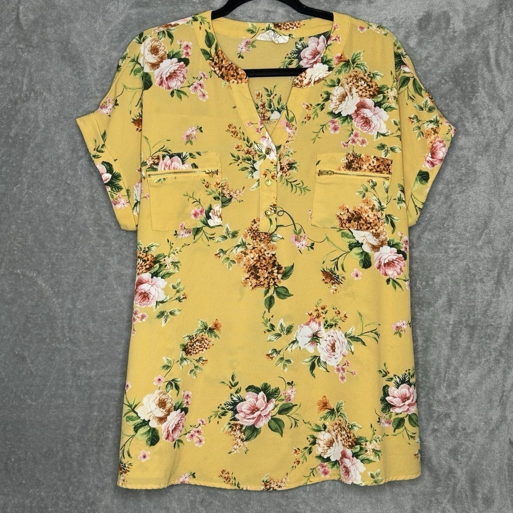 Flower & Feather 2X Shirt Top Yellow Floral Flower Short Sleeve Henley V Neck
